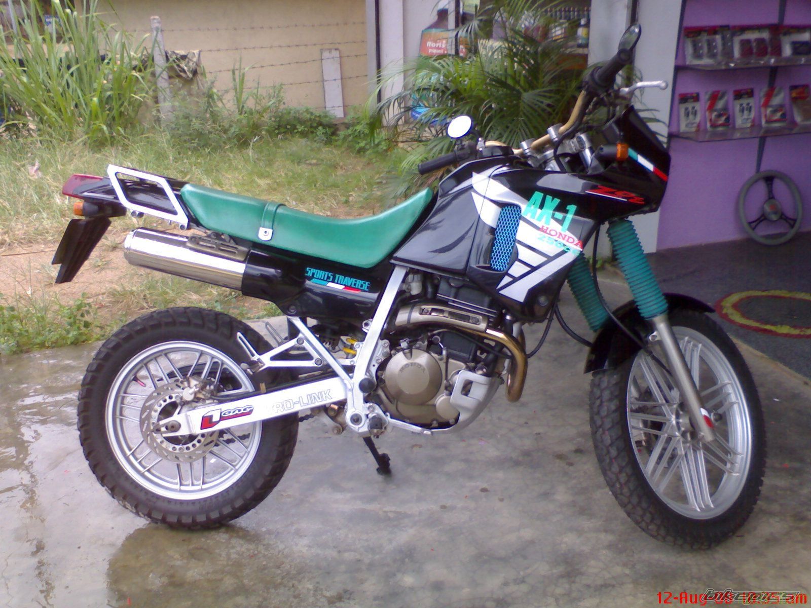 Характеристика особенностей мотоцикла Honda AX 1