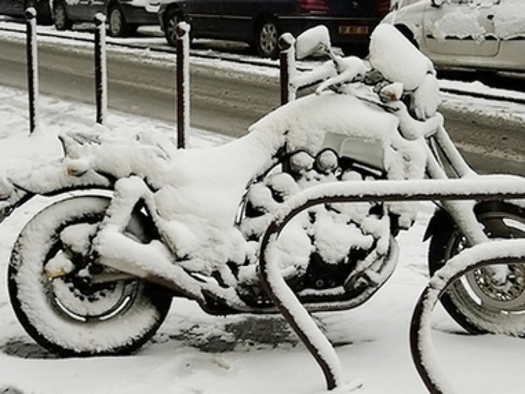 Мотоциклы зимой: необходимые меры предосторожности