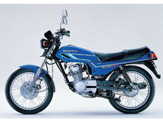 Мотоцикл Honda CB 125 — типичный байк для городской среды
