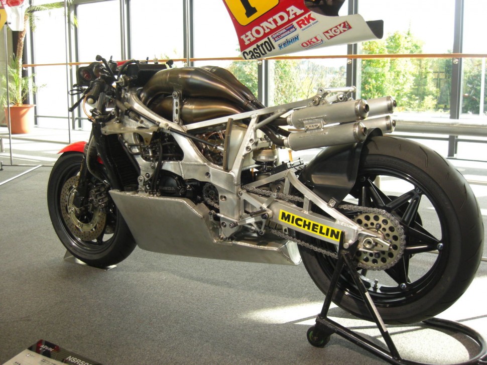Эволюция MotoGP легенда Honda NSR500