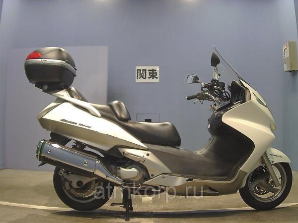 Блеск серебра обзор макси-скутера Honda Silver Wing 600